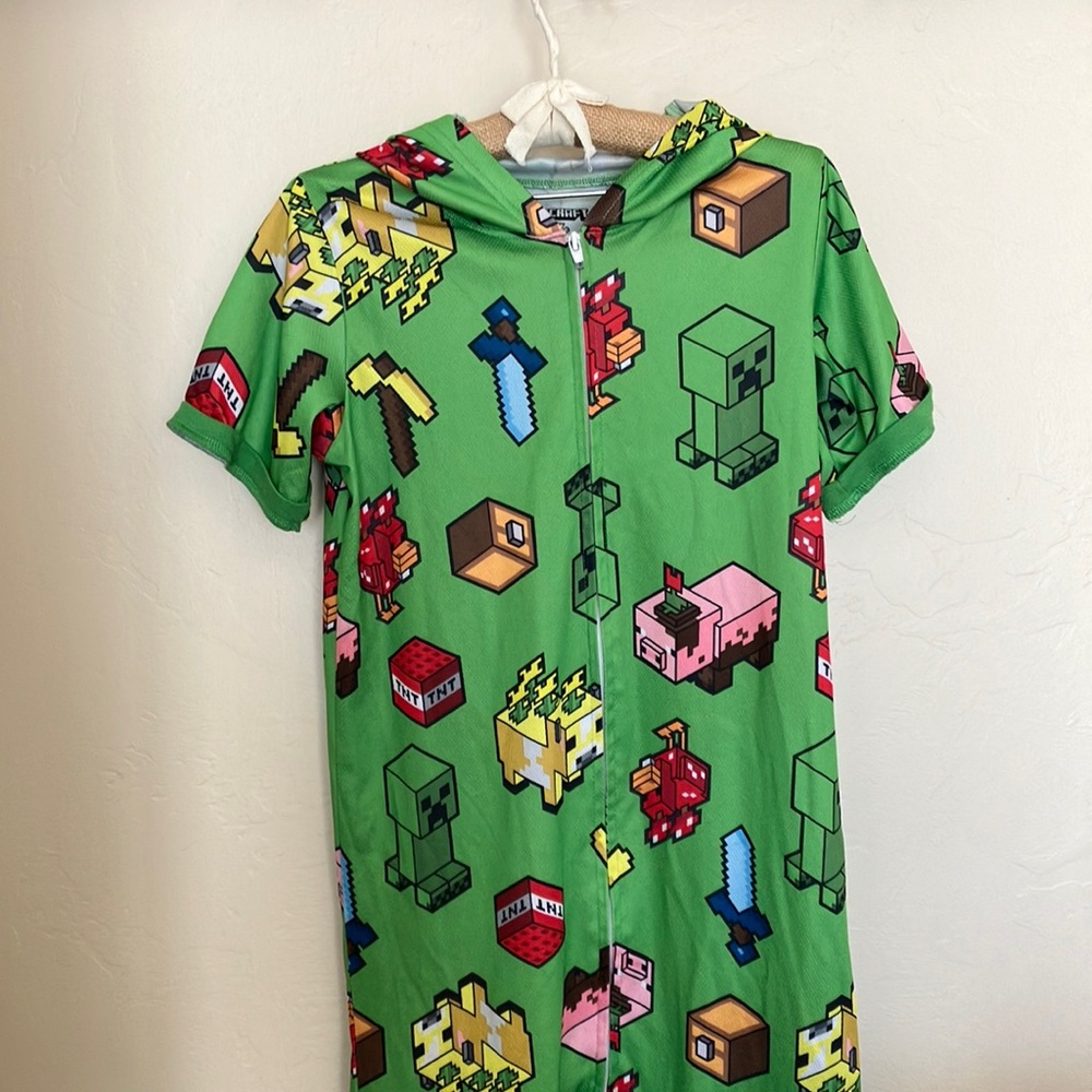 Mojang Minecraft Zip up short-sleeves hooded pajamas, Size S.